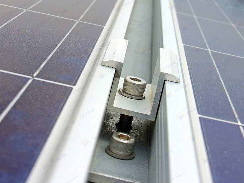 Estructura de montaje fotovoltaico de aluminio con abrazadera media para panel solar