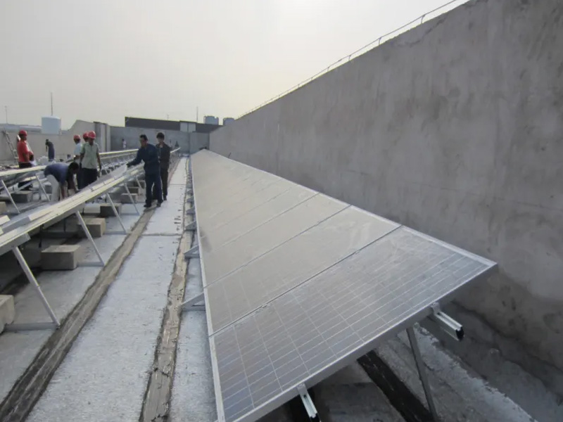 Sistema de soporte de montaje solar de techo plano triangular ajustable YRK-Roof04